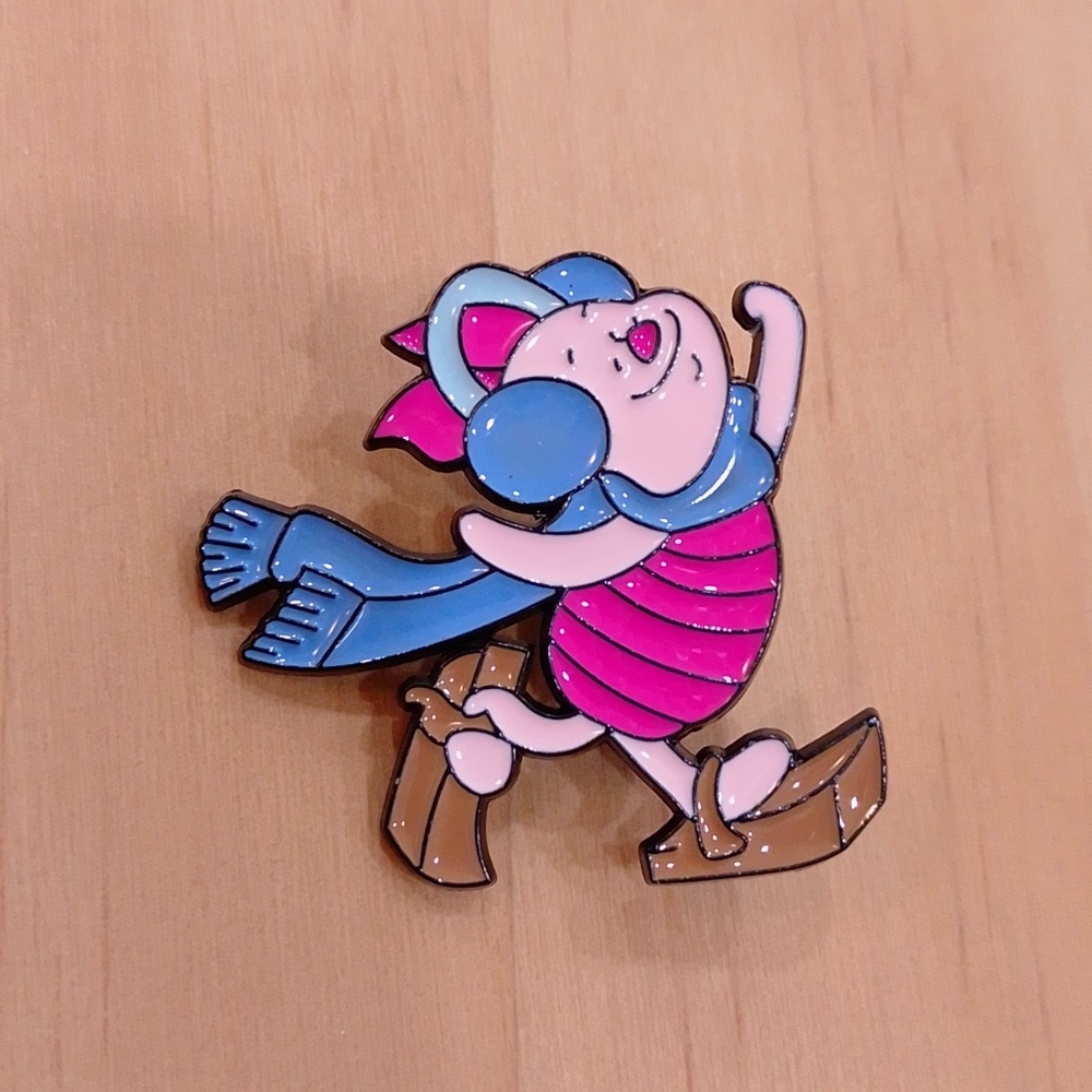 🆕 Piglet Winter Snowshoes Enamel Pin Brooch